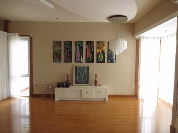 Phòng thờ được thiết kế riêng một container.