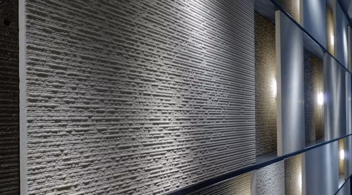 Tường hai lớp có độ dày 110mm – 220mm, giữa chúng có một khoảng không dày 100mm. Khoảng không này giúp không khí lưu thông, làm chậm quá trình truyền nhiệt. Từ đó giúp không gian bên trong trở lên mát mẻ hơn. Ảnh: APDI.