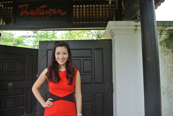 Biệt thự được thiết kế kiểu nhà ba gian và nhà vườn truyền thống, tạo không gian mở, đón ánh nắng, gió mát và không khí trong lành từ cây xanh trong vườn. Ảnh: Zing.