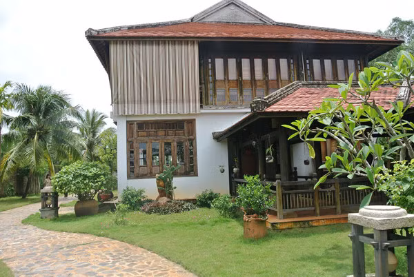 Á hậu Quý bà Thu Hương sở hữu biệt thự rộng lớn ở quận 9, nằm ven sông Sài Gòn. Ảnh: Zing.