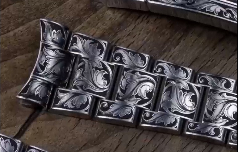 Dây đeo đồng hồ như một kiệt tác nghệ thuật về cả hình thức lẫn tính năng, thẩm mỹ lẫn công nghệ.