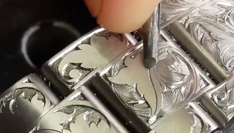 Không phải ai cũng có thể thực hiện quá trình chế tác công phu này.