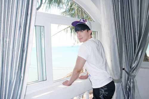 Resort có vị trí đắc địa ngay sát bờ biển, mang đậm phong cách Pháp pha trộn với kiến trúc Hà Nội cổ. Ảnh: Giadinhxahoi.