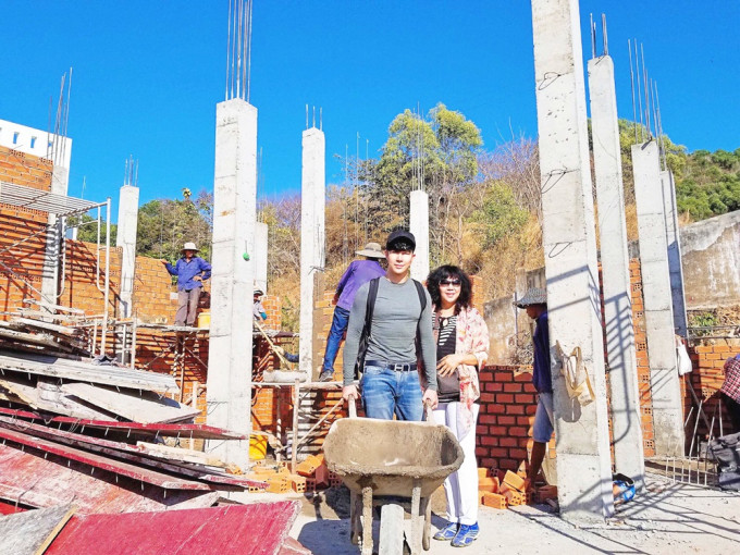 Khu biệt thự của gia đình nam ca sĩ Nathan Lee rộng hơn 2000m2, tọa lạc tại khu đất đắt đỏ nhất của thành phố biển Vũng Tàu. Ảnh: Phapluatplus.