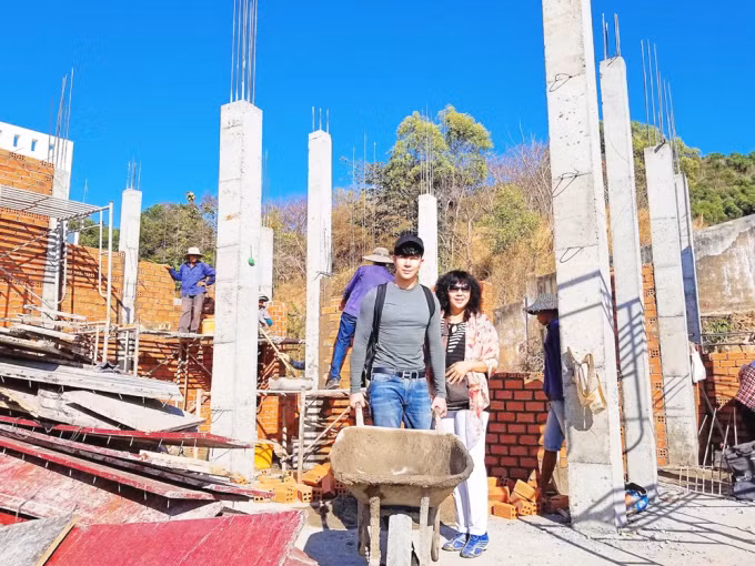 Khu biệt thự của gia đình nam ca sĩ Nathan Lee rộng hơn 2000m2, tọa lạc tại khu đất đắt đỏ nhất của thành phố biển Vũng Tàu. Ảnh: Phapluatplus.