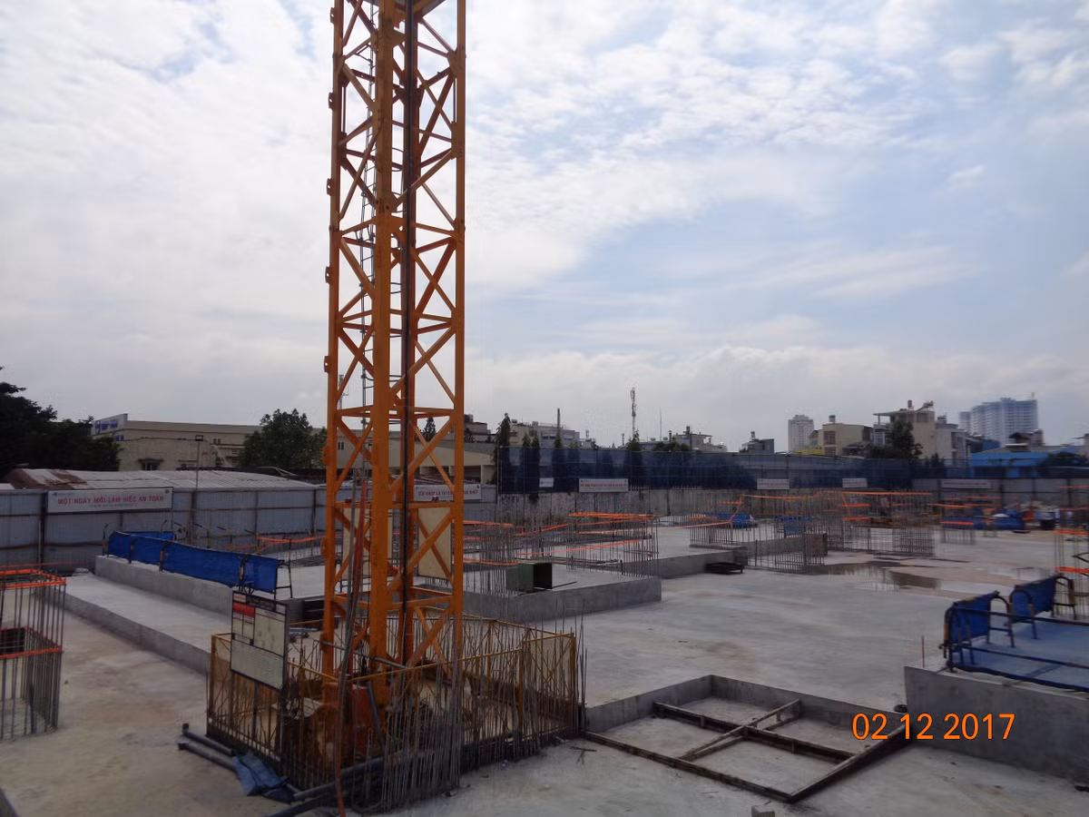 Một góc công trường thi công dự án Lancaster Lincoln ngày 3/12/2017. Ảnh: Thelancasterlincoln.