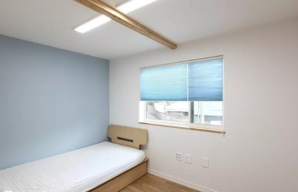 Hai phòng ngủ có thiết kế khác nhau.