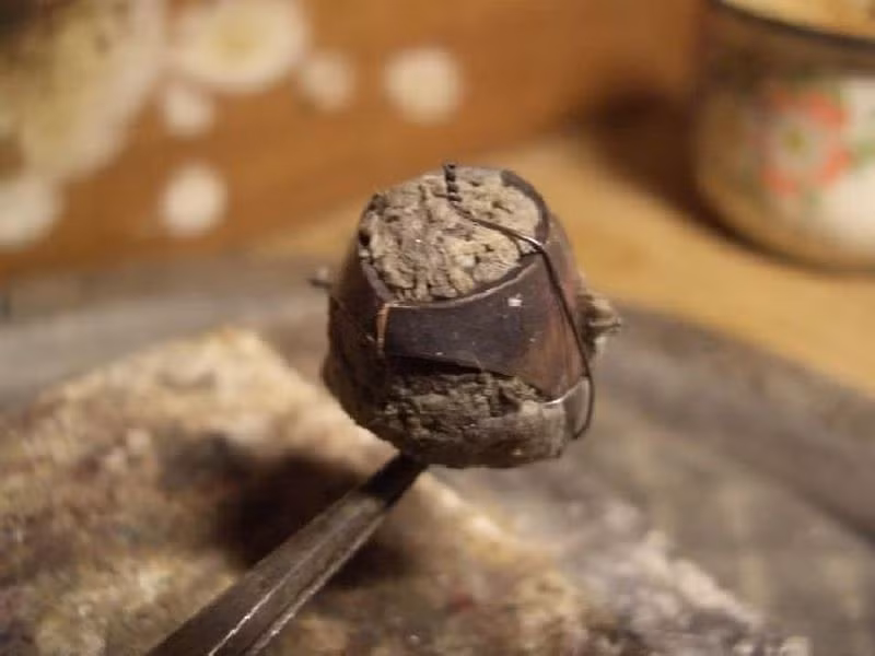 Dụng cụ chuyên dụng tạo hình chi tiết nhẫn.