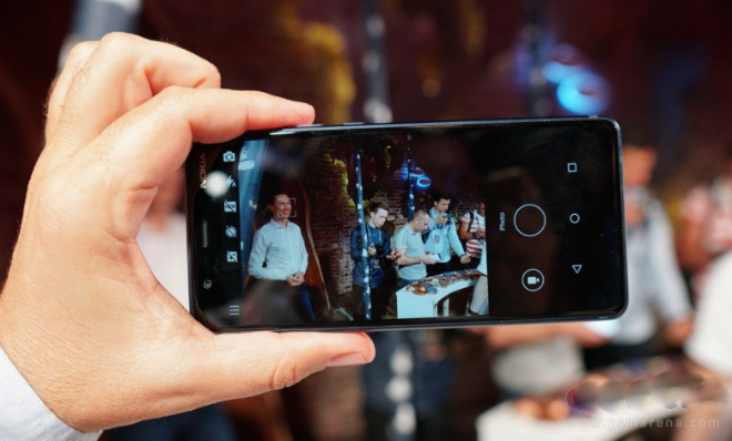 Khả năng quay chụp rõ nét ngay trong điều kiện thiếu sáng.