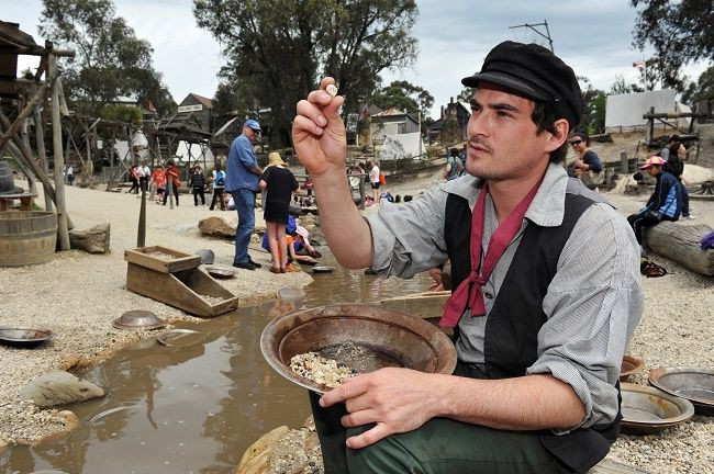 Dù chỉ là trải nghiệm song không ít người vẫn hy vọng vào vận may. Ảnh: ETB Travel News Asia.