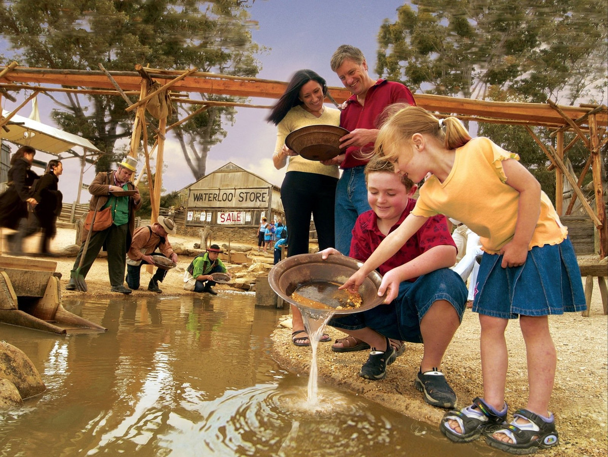 Trước khi cạn kiệt vào thập kỷ 1920, những bãi vàng của thị trấn Ballarat đã sản xuất được khoảng 640.000 kg vàng. Ảnh: Tripexplore.