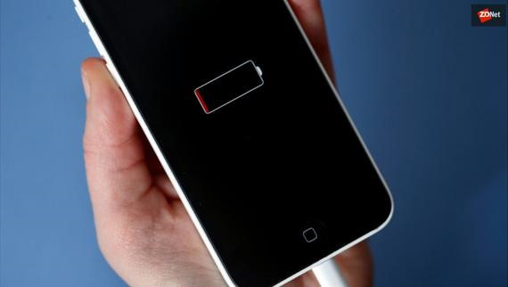iPhone sẽ bị chai pin sau 500 vòng sạc. Ảnh: ZDnet.