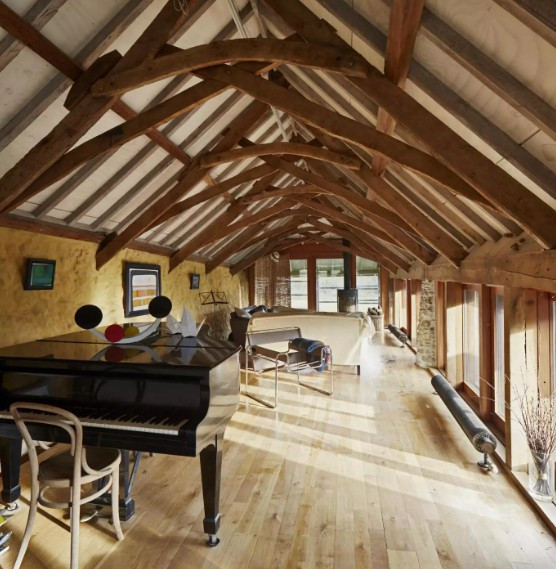 Gác mái là không gian thư giãn.