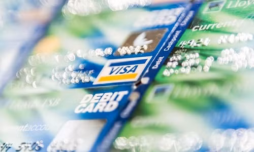 Hệ thống thanh toán của Visa bị gián đoạn do lỗi phần cứng vào ngày 1/6: Ảnh: CNet.