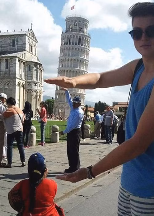 Khi nhờ "gấu" chụp ảnh sống ảo cho bạn.