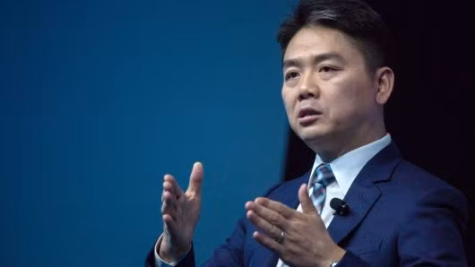 Tuy nhiên, do thiếu kinh nghiệm quản lý, Liu rơi vào cảnh nợ nần, phải đi làm thuê tại công ty sản phẩm y tế Japan Life. Tại đây, ông đã học thêm về kỹ năng quản lý, thiết lập hệ thống tài chính trong kinh doanh. Ảnh: CNBC.