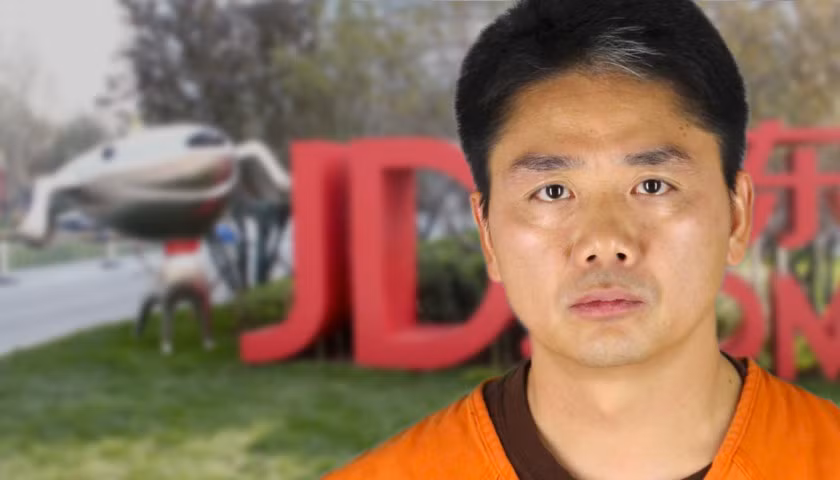 Năm 2003, đại dịch Sars lan khắp Trung Quốc khiến Richard buộc phải đóng các cửa hàng. Tuy nhiên, ông vẫn thuê một số nhân viên bán hàng qua mạng. Ảnh: Tennessee Star.