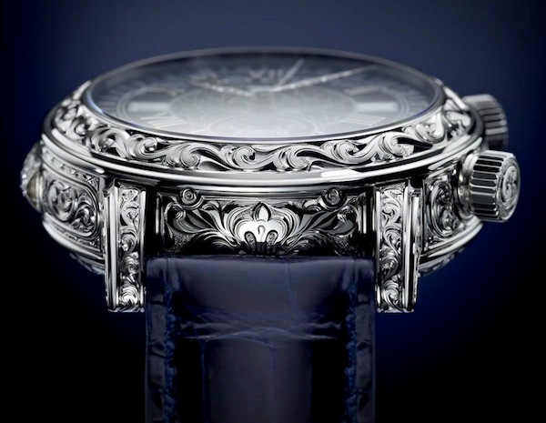 Trong khi đó, mặt sau của đồng hồ triệu USD lại hiển thị bầu trời, thời gian thiên văn, 4 hướng (Bắc, Nam, Đông, Tây). Ảnh: Likewatch.