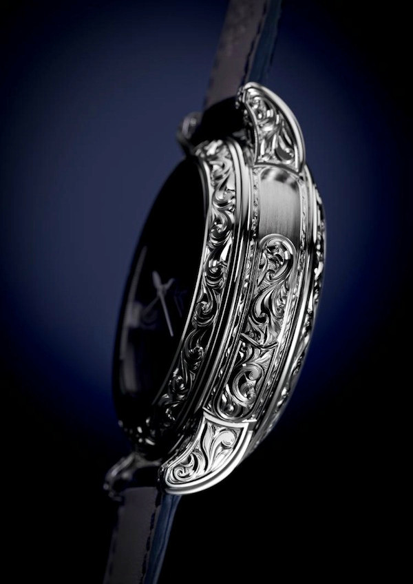 Bên trong chiếc đồng hồ là một Tourbillon siêu nhẹ, trọng lượng chỉ có 0.3 gram, đảm bảo cho độ chính xác của đồng hồ bị lệch không quá 2s/ngày. Ảnh: Likewatch.