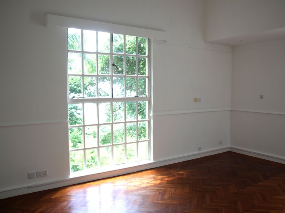 Thêm một căn phòng ngập nắng khác.