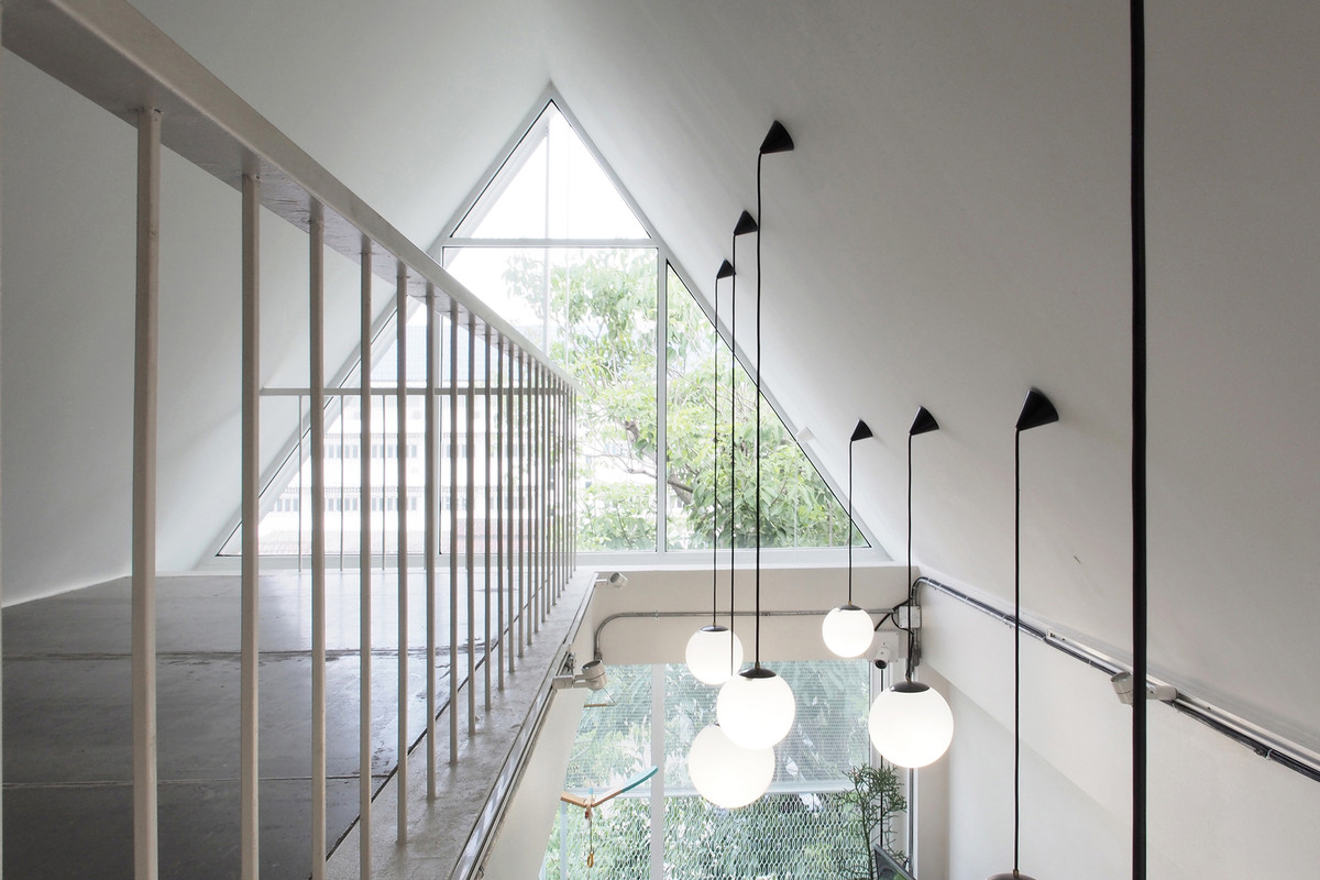 Một tầng lửng ở trên cùng dành cho không gian nghỉ ngơi.