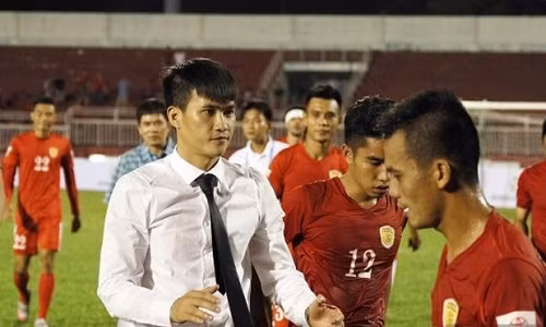 Cong Vinh: Diem sang lon giua gam mau toi bong da Viet Nam