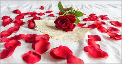 Anh đã luôn mơ những giấc mơ thật đẹp, những giấc mơ trong đó có em. Em đến bên anh thật nồng nàn, say đắm như sự sắp đặt của số phận. Trong mơ, anh là người hạnh phúc và anh cứ muốn kéo dài giấc mơ hạnh phúc ấy, kéo dài mãi mãi…