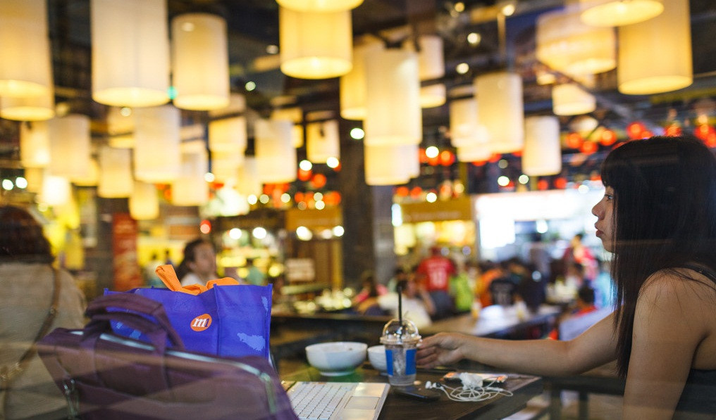 Chính thức đi vào hoạt động từ tháng 3/2017, đến nay khi chợ bắt đầu thu hút khách thì phải đối diện với cảnh đóng cửa vào năm sau. Ảnh: Zing.