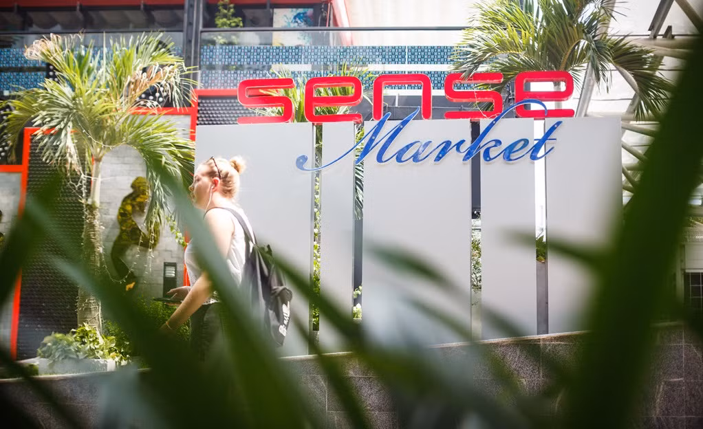 Theo chỉ đạo gần đây của UBND TP HCM về việc khẩn trương thực hiện quy hoạch, trả lại đúng chức năng không gian công cộng tại công viên 23/9 (quận 1) thì khu chợ dưới lòng đất Sense Market sẽ phải trả mặt bằng trước ngày 30/4/2019. Ảnh: Zing.