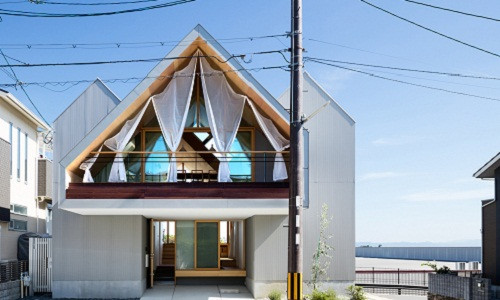 Nằm tại thành phố Kyoto (Nhật Bản), căn nhà cấp 4 là công trình thiết kế của kiến trúc sư người Nhật Kohei Yukawa và Hiroto Kawaguchi.