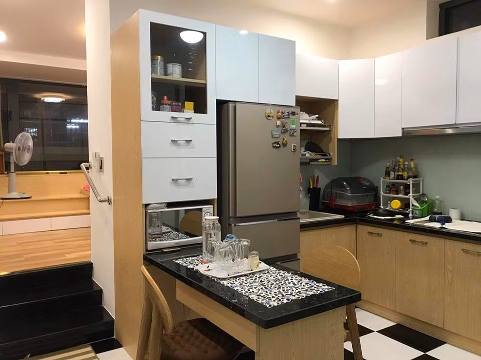 Khu bếp được MC Ốc Thanh Vân lắp đặt với nhiều trang thiết bị hiện đại.