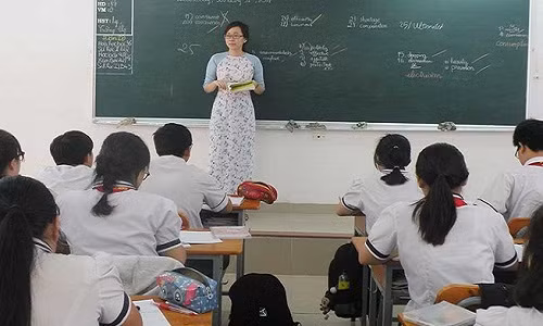 Một tiết học tiếng Anh của học sinh lớp 9, Trường THCS Âu Lạc, quận Tân Bình, TP HCM. Ảnh: NGUYỄN QUYÊN