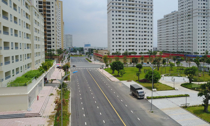 Mặc dù đã hoàn thành từ lâu nhưng hầu như tại đây rất vắng bóng người dọn đến sinh sống.