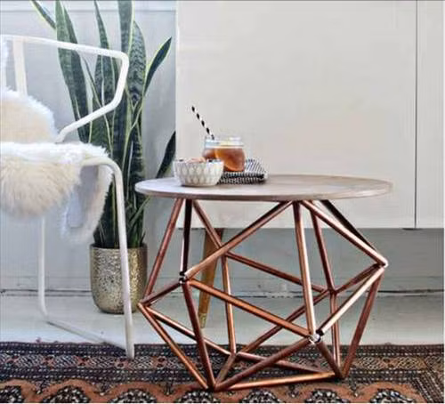 Bàn ghế lấy cảm hứng từ các khối hình học ngày càng thịnh hành trong các gia đình trẻ. Bởi, cách thiết kế này tạo sự hiện đại, mới mẻ cho mọi không gian nhà. Ảnh: Kientrucxaydung.