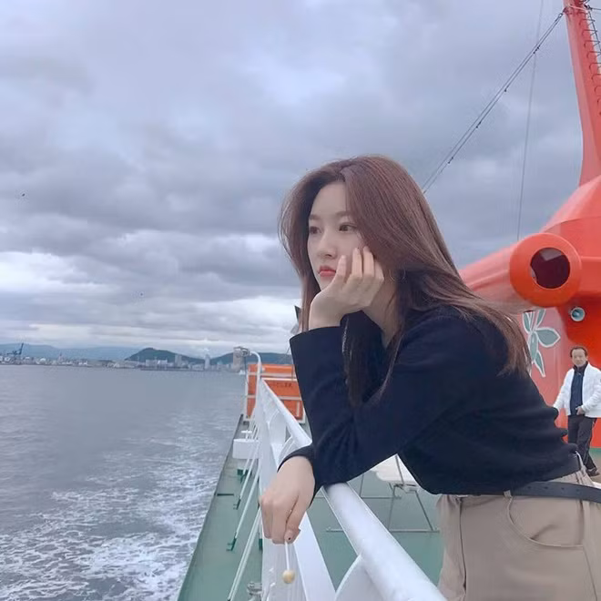 Tuy nhiên, với nhan sắc xinh đẹp, Kim Sae Ron được nhận xét sẽ trở thành mỹ nhân thế hệ mới của điện ảnh Hàn Quốc trong tương lai.