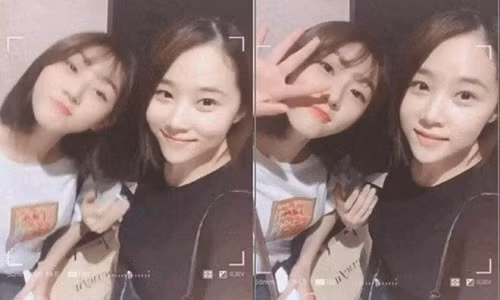 Sáng nay (13.9), mẹ ruột của diễn viên nhí đình đám một thời - Kim Sae Ron trở thành chủ đề nóng trên mạng xã hội sau khi loạt ảnh chụp chung với cô con gái cưng được tung lên mạng.