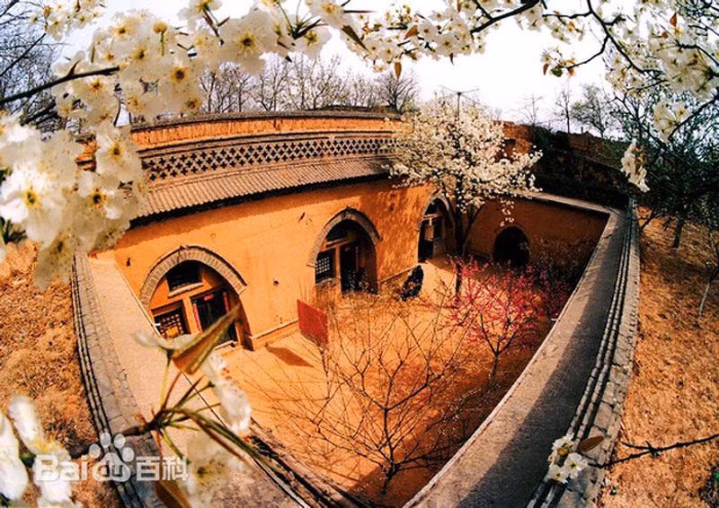 Những ngôi nhà được thiết kế với hệ thống thoát nước tốt. Nhờ đó, làng dường như không bị ảnh hưởng bởi lũ lụt hay các cơn bão. Ảnh: Getty.