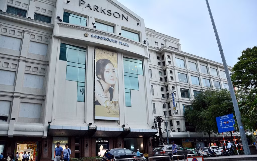 Theo báo cáo tài chính của Parkson Asia Retail, năm 2015, Parkson thu về 42,7 triệu đôla Singapore (SGD) tại Việt Nam, lỗ ròng hơn 2,3 triệu SGD. Ảnh: Zing.