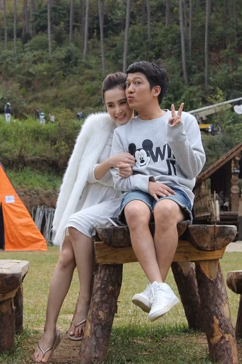 Ngoài ra, danh hài xứ Quảng còn làm đại diện thương hiệu của nhiều nhãn hàng lớn, đóng quảng cáo, kinh doanh riêng…mang về nguồn thu nhập không hề nhỏ. Ảnh: Dân Việt.