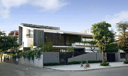 Từng đạt giải thưởng Kiến trúc Quốc gia, ngôi biệt thự ở Đông Anh (Hà Nội) thu hút sự chú ý của giới kiến trúc sư trong và ngoài nước.