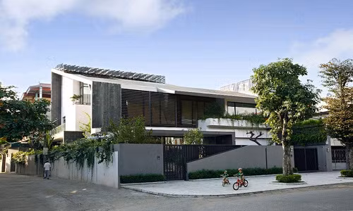 Từng đạt giải thưởng Kiến trúc Quốc gia, ngôi biệt thự ở Đông Anh (Hà Nội) thu hút sự chú ý của giới kiến trúc sư trong và ngoài nước.