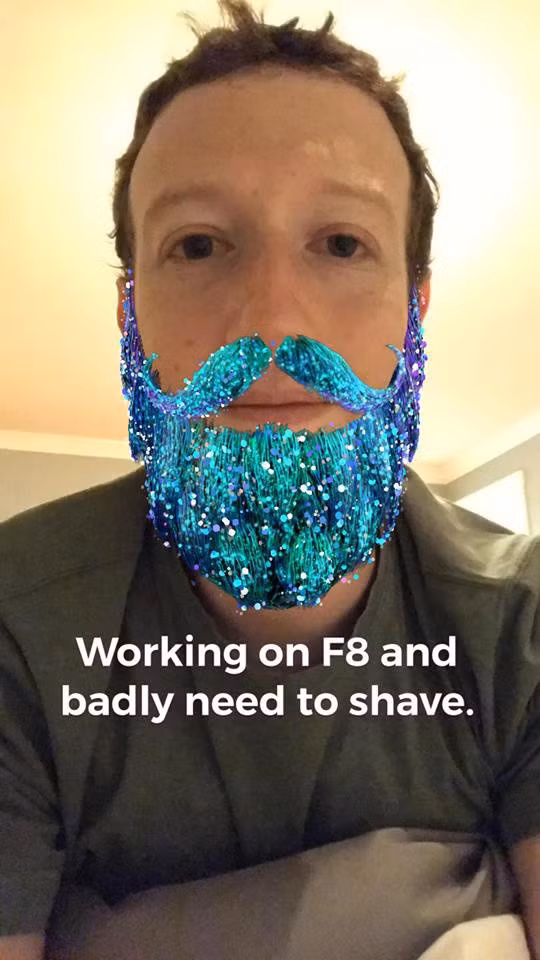 Cha đẻ của mạng xã hội Facebook chạy theo phong trào bằng tạo hình ngộ nghĩnh. Ảnh: BI.