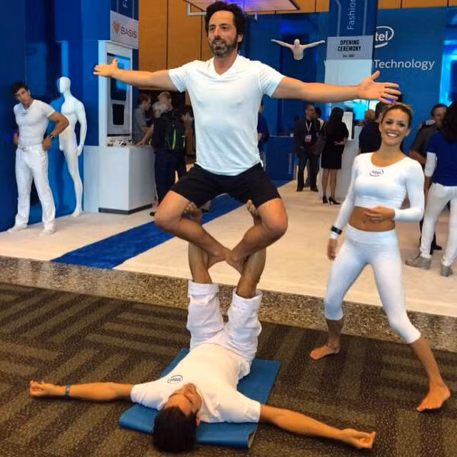 Nhà đồng sáng lập Google Sergey Brin dành khoảng thời gian rảnh để thử các động tác yoga. Ảnh: CNBC.