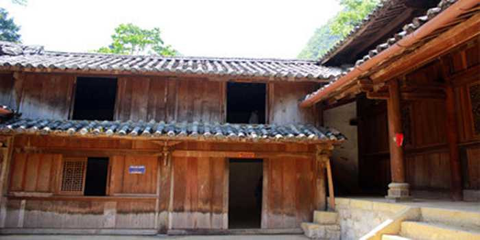 Được ví như "báu vật" giữa lòng công viên địa chất cao nguyên đá Đồng Văn, dinh thự vua Mèo bắt đầu xây dựng vào năm 1919 và hoàn thành năm 1928. Ảnh: Dulichhagiang.