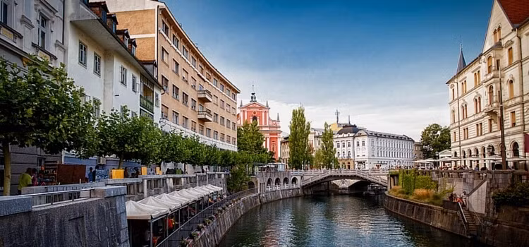 Vị trí tiếp theo thuộc về Slovenia cũng với mức tăng giá nhà đất 2 con số. Ảnh: Internet.