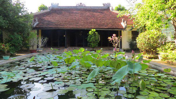 Thiết kế nhà cổ mang đậm kiến trúc đình chùa. Ảnh: Nhagohaigiang.