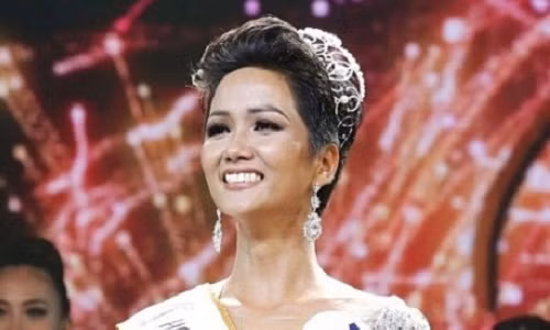 Hoa hậu H’Hen Nie luôn nỗ lực vượt qua khó khăn, theo đuổi ước mơ. ẢNH:BTC