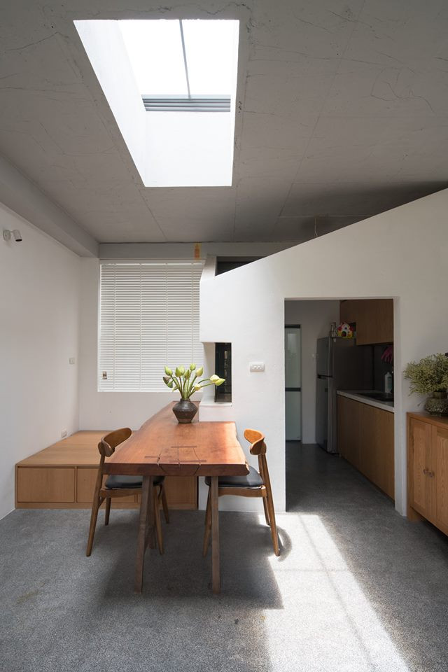 Phòng bếp, bàn ăn bố trí liền nhau.