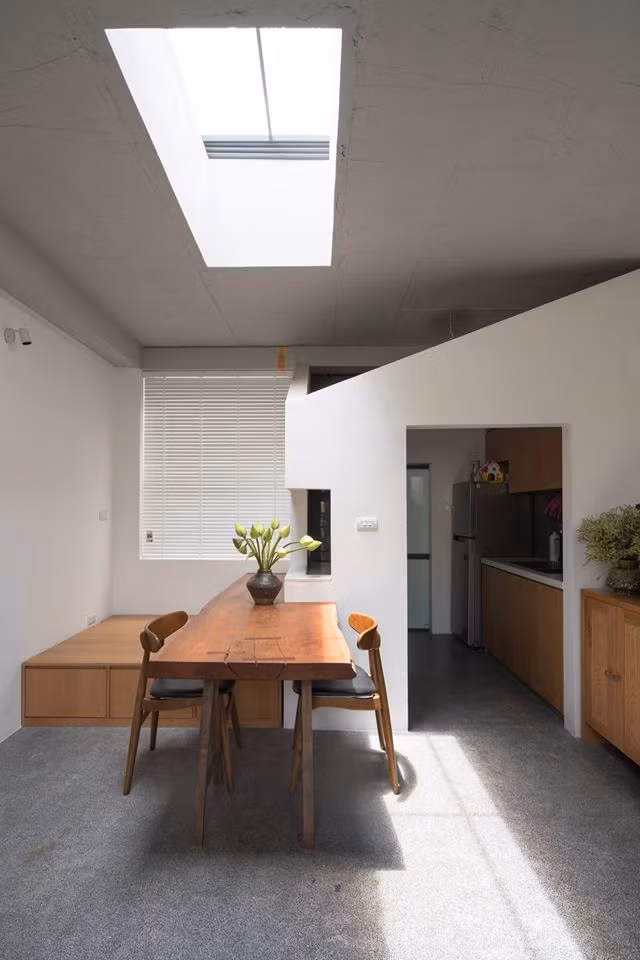 Phòng bếp, bàn ăn bố trí liền nhau.