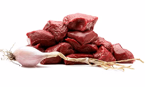 Dù có giá gần 2 triệu đồng/kg nhưng thịt nai New Zealand vẫn được nhiều gia đình giàu có chọn làm thực phẩm ăn Tết. Ảnh: Newvietshop.